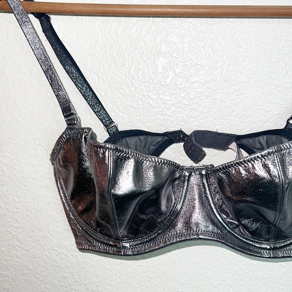 Victoria’s Secret Silver Dream Angels Push Up Without Padding Metallic Bra - Picture 2 of 11
